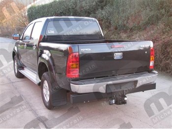 Towing hook Toyota Hi-Lux 2010