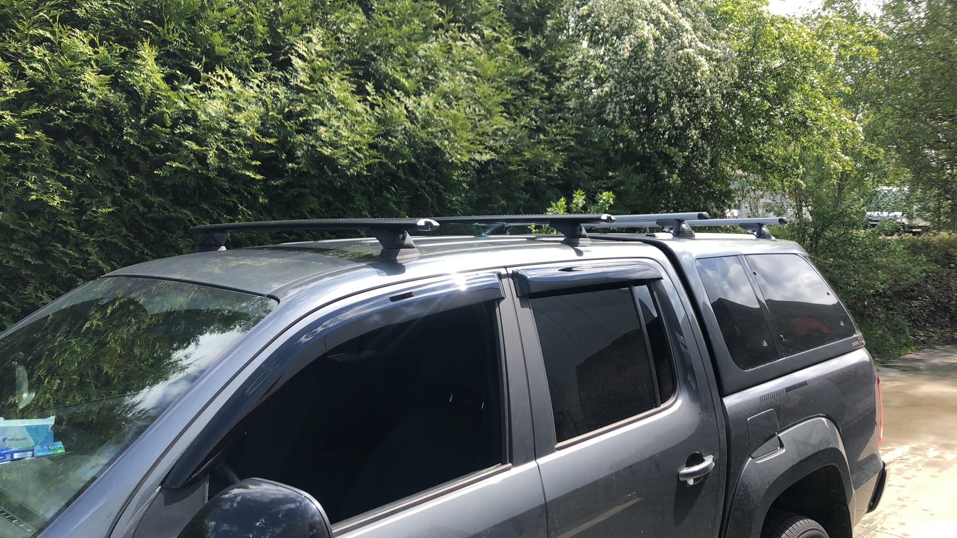 VW Amarok Noir + treuil 1