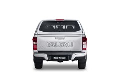 RH01 - Dmax 2017 DC.jpg-3
