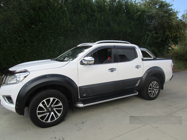 Accessoires pour Nissan NP300 Double Cabine blanc