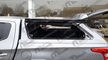 Hard Top Rh4 peint 3 ouvrants  Mitsu L200 DC 2015
