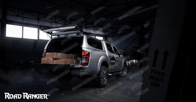 Hard Top Rh4 painted gullwing Nissan Np300 DC