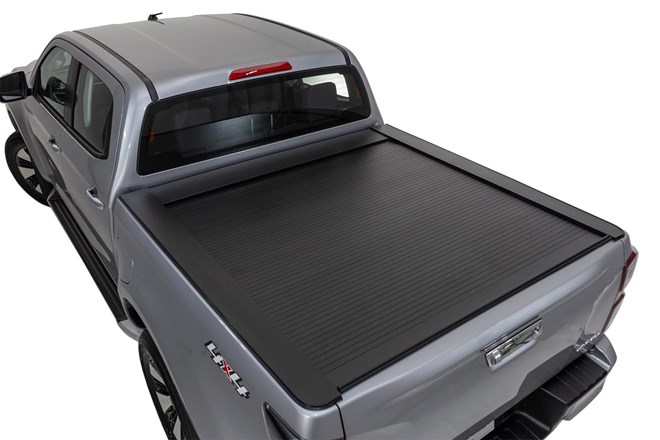 Isuzu D-MAX Black Electric Shutter Without Roll Bar