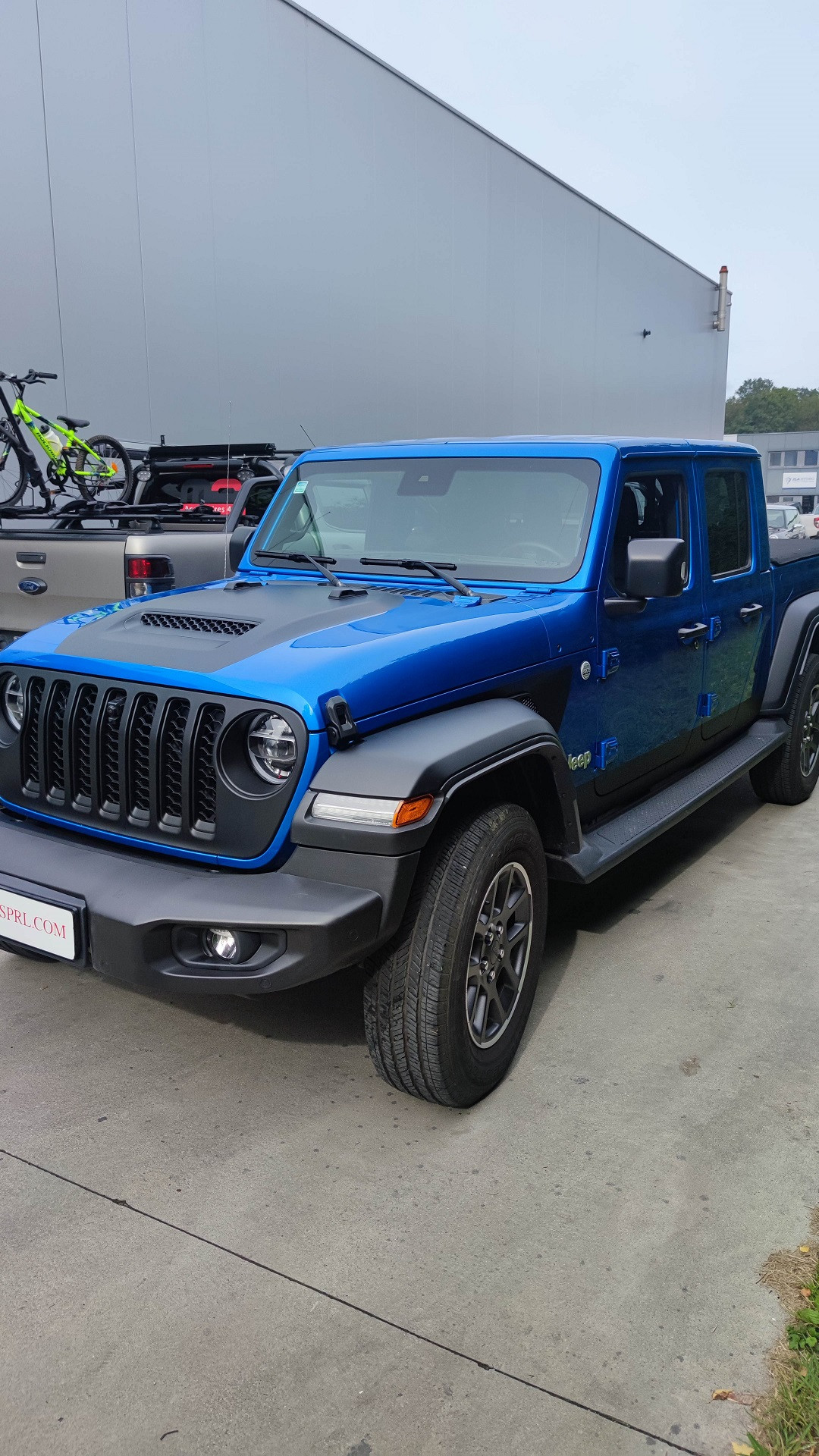 Jeep Gladiator - Bleu - noir 2