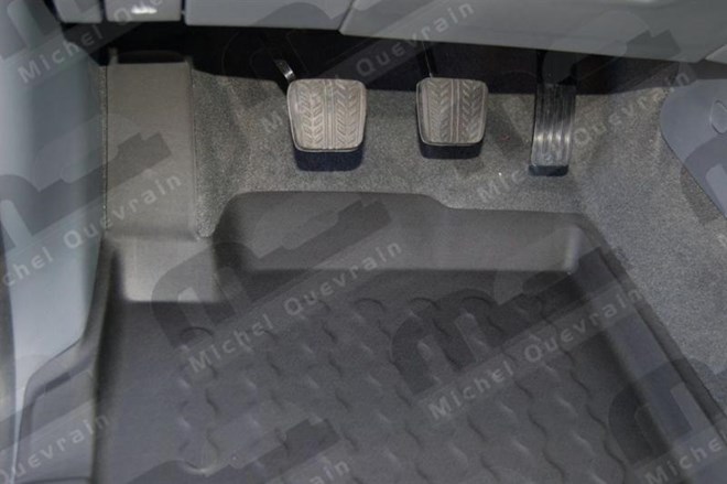 4 floor carpet Mitsubishi L200 Double Cab 2019