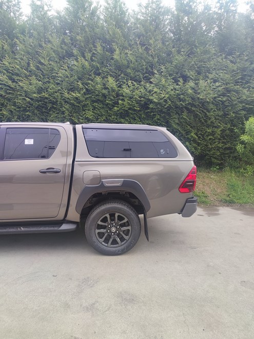 Hard Top Rh4 vitré, peint Toyota Hi-Lux DC 2020
