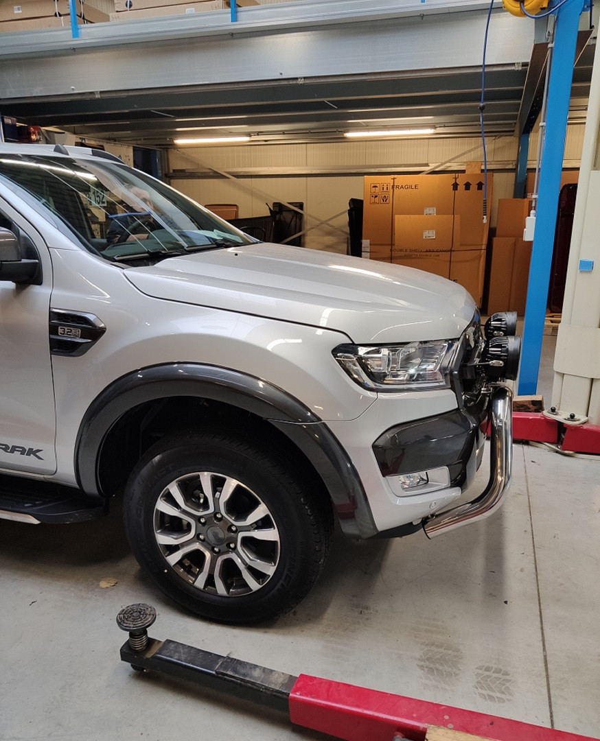 Jour 1 - Ford Ranger DC Moondust silver - 5