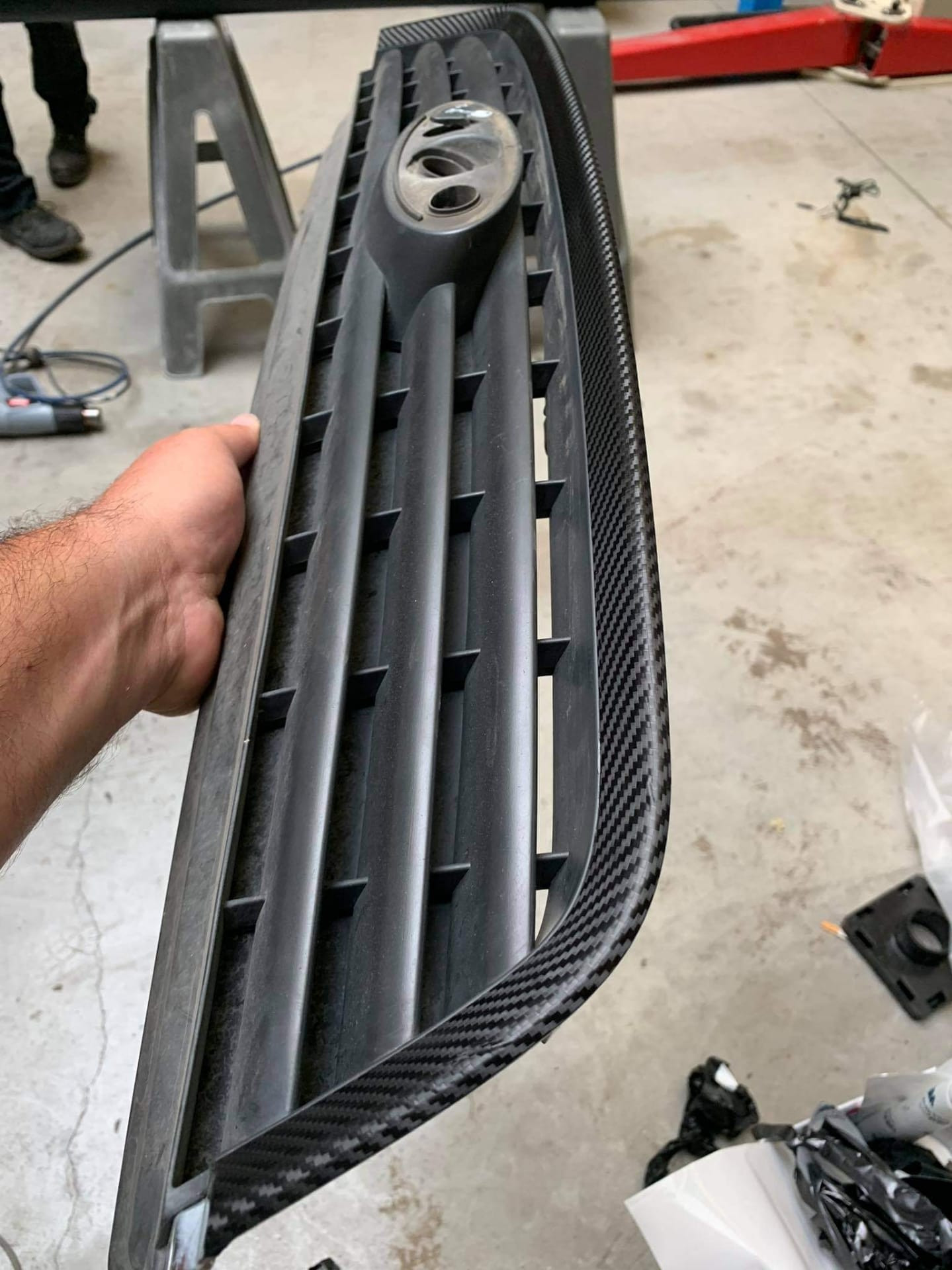 Ford Kuga - Gris Mat - calandre 2