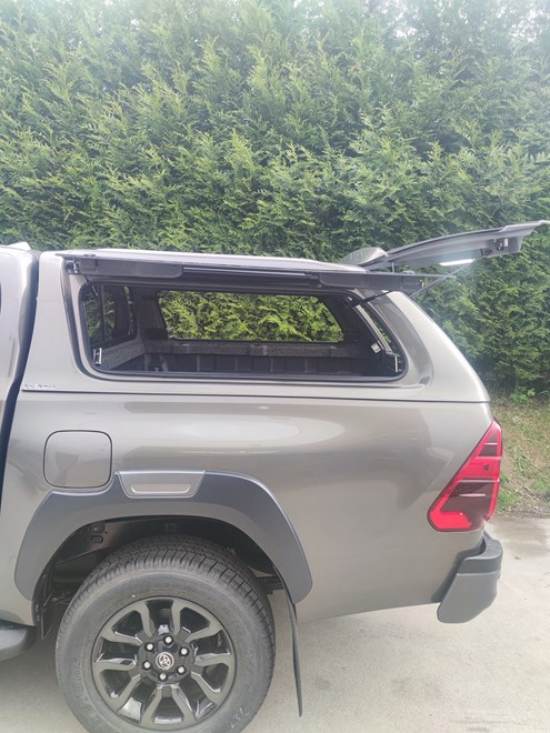 Hard Top Rh4 peint 3 ouvrants Hilux DC 2021